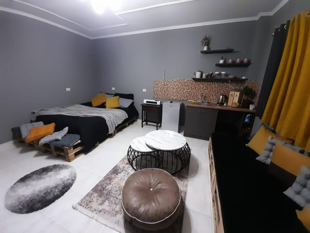 Koa Studio 1 Корча Экстерьер фото